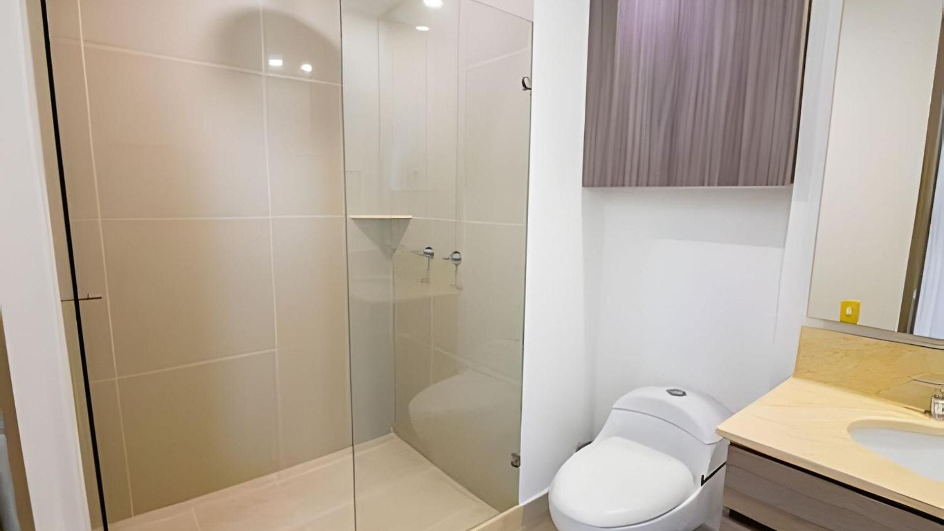 Apartamento Hermoso Apto Frente Al Mar - Morros Piso 9 *