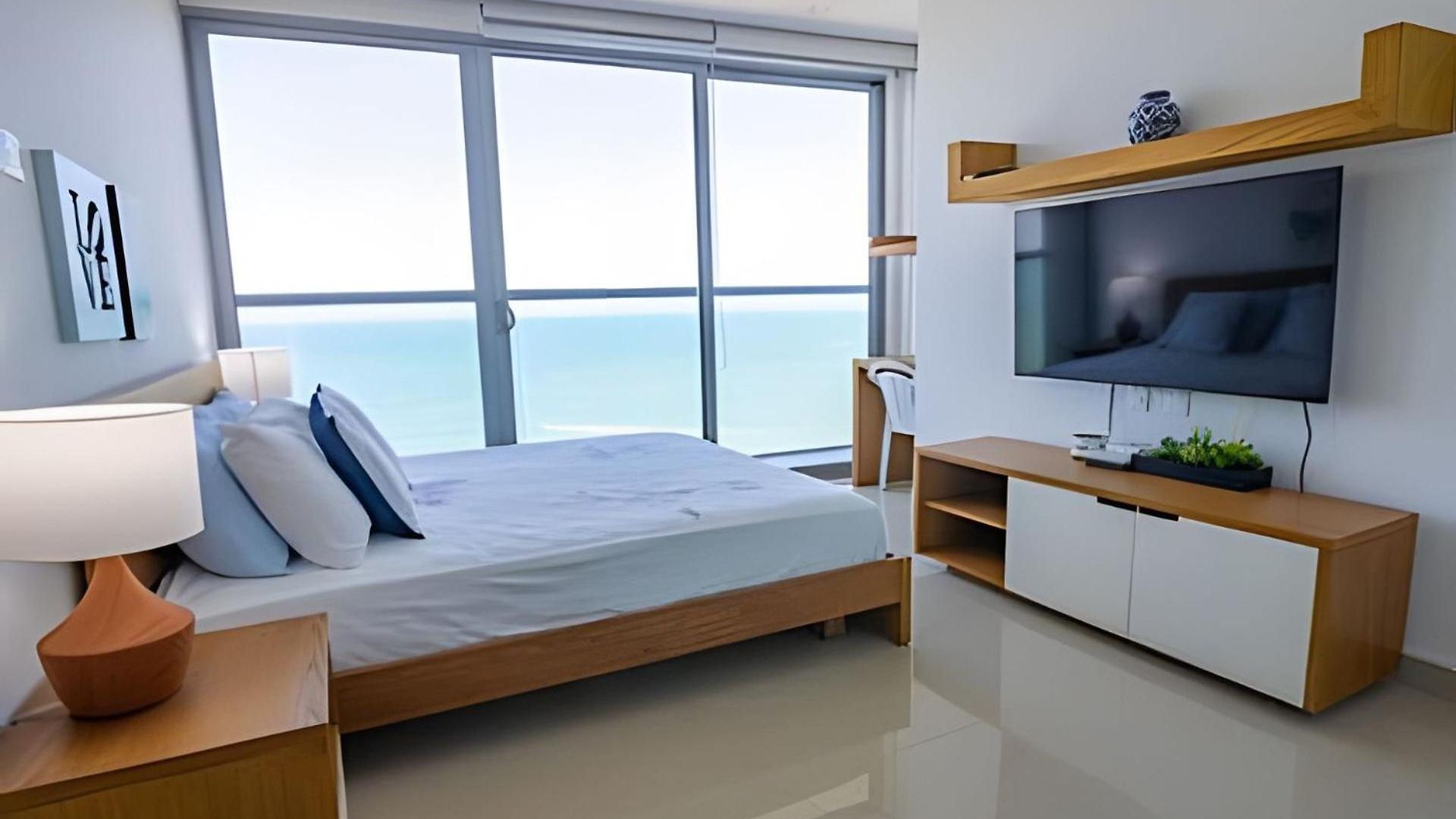 Hermoso Apto Frente Al Mar - Morros Piso 9 Apartamento *