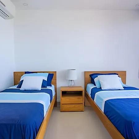 Apartamento Hermoso Apto Frente Al Mar - Morros Piso 9 *