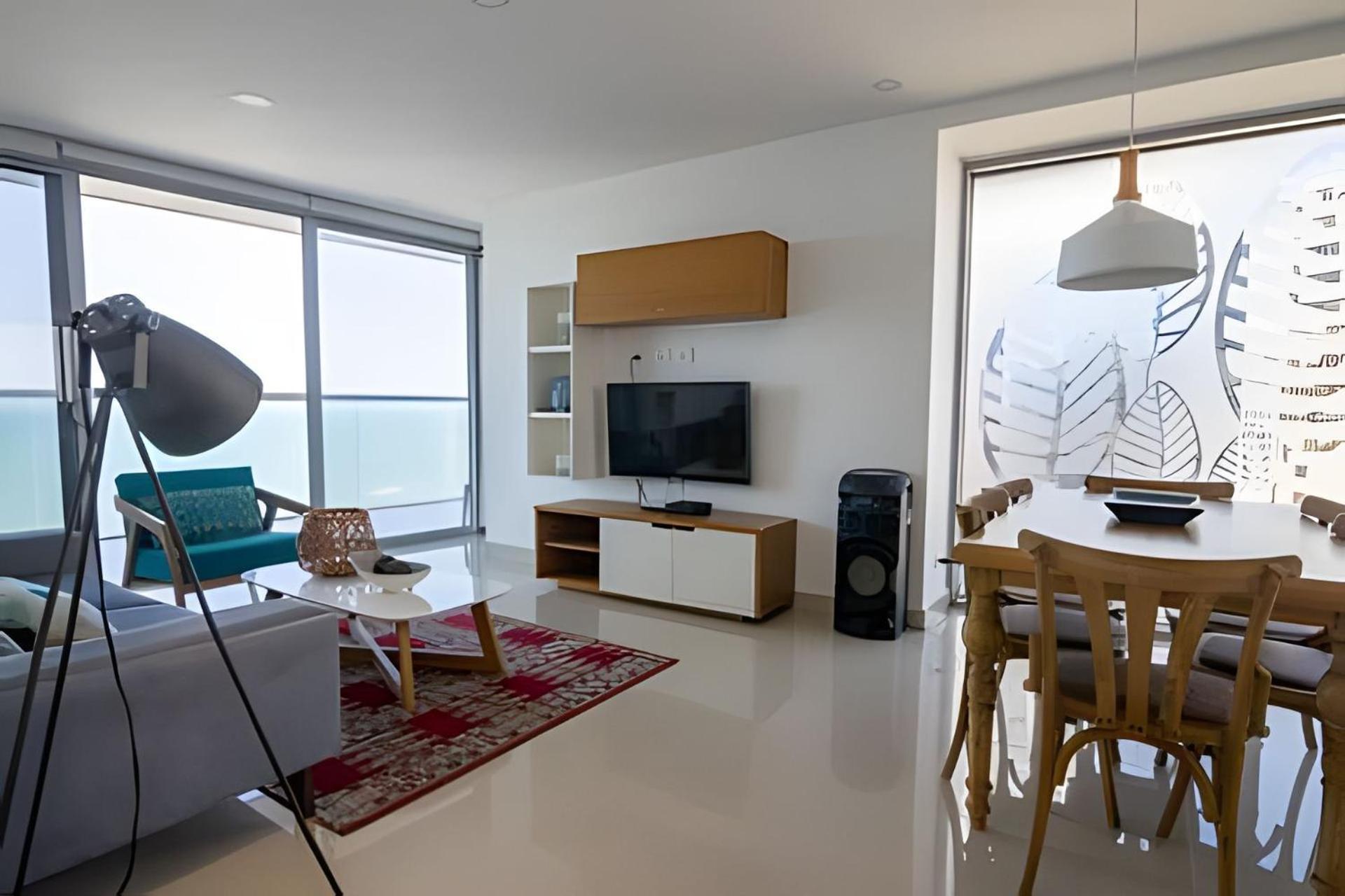 Hermoso Apto Frente Al Mar - Morros Piso 9 *