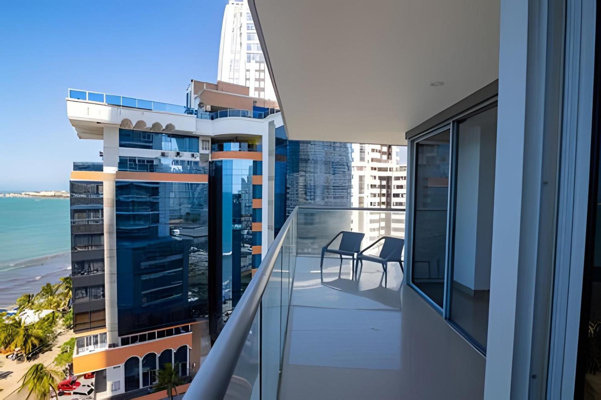 Hermoso Apto Frente Al Mar - Morros Piso 9 *